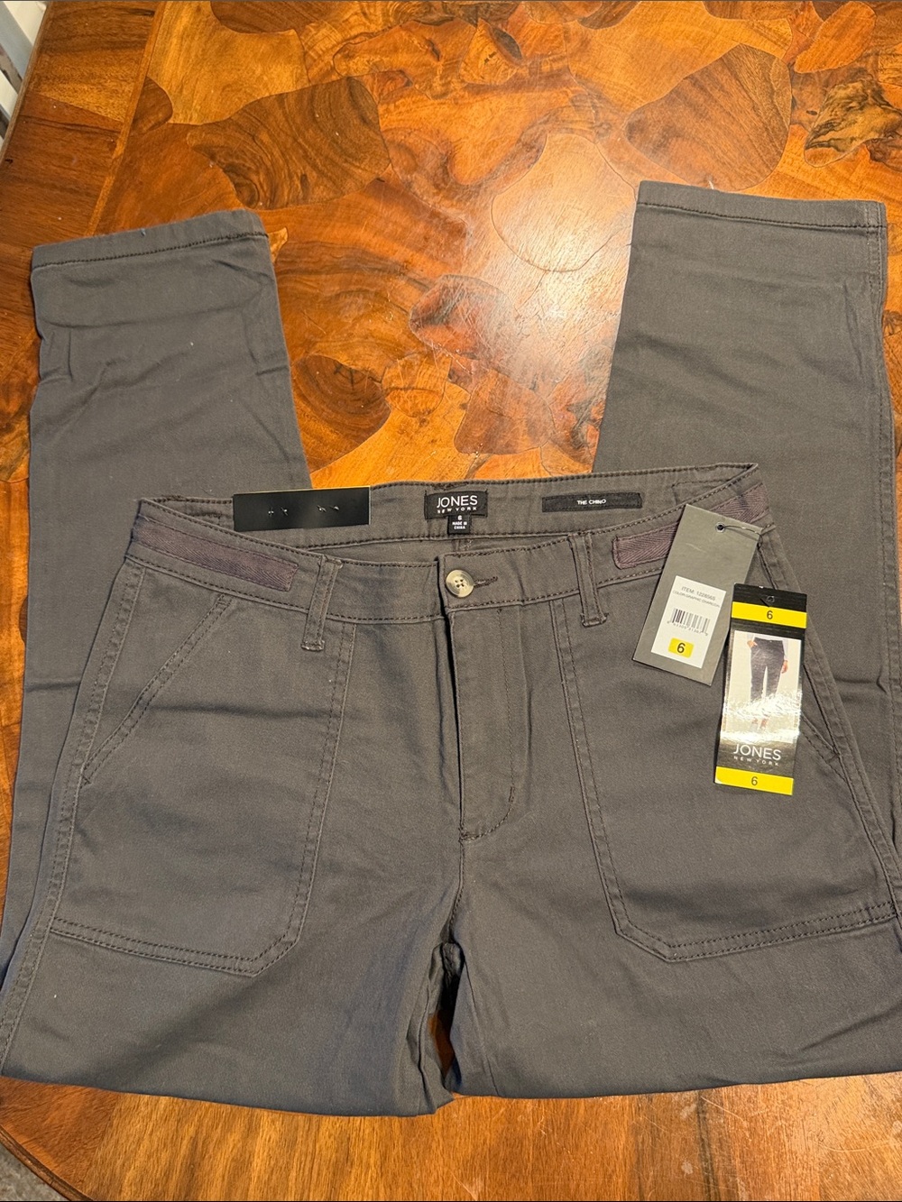 Jones New York Women's Gray Straight-Leg Capris